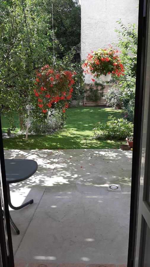Pia'S Gardenview Apartment Виена Екстериор снимка