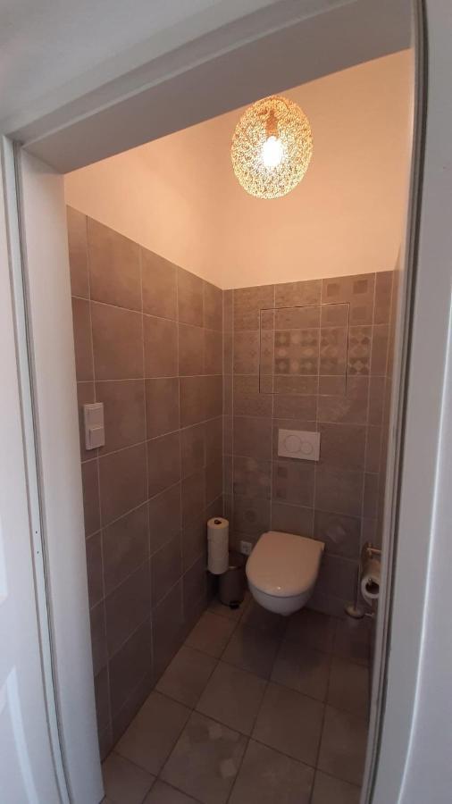 Pia'S Gardenview Apartment Виена Екстериор снимка