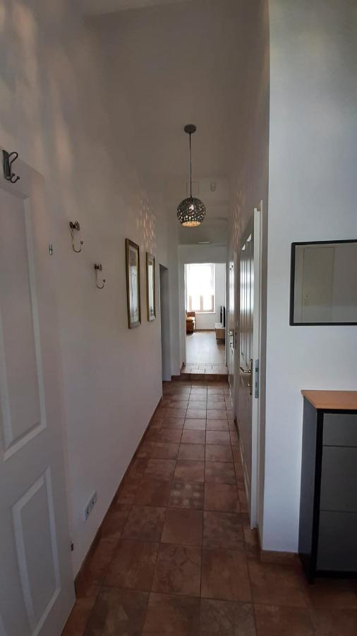 Pia'S Gardenview Apartment Виена Екстериор снимка
