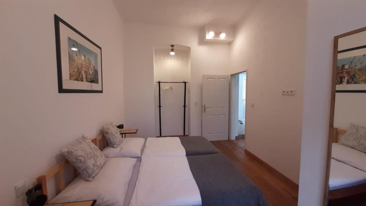 Pia'S Gardenview Apartment Виена Екстериор снимка