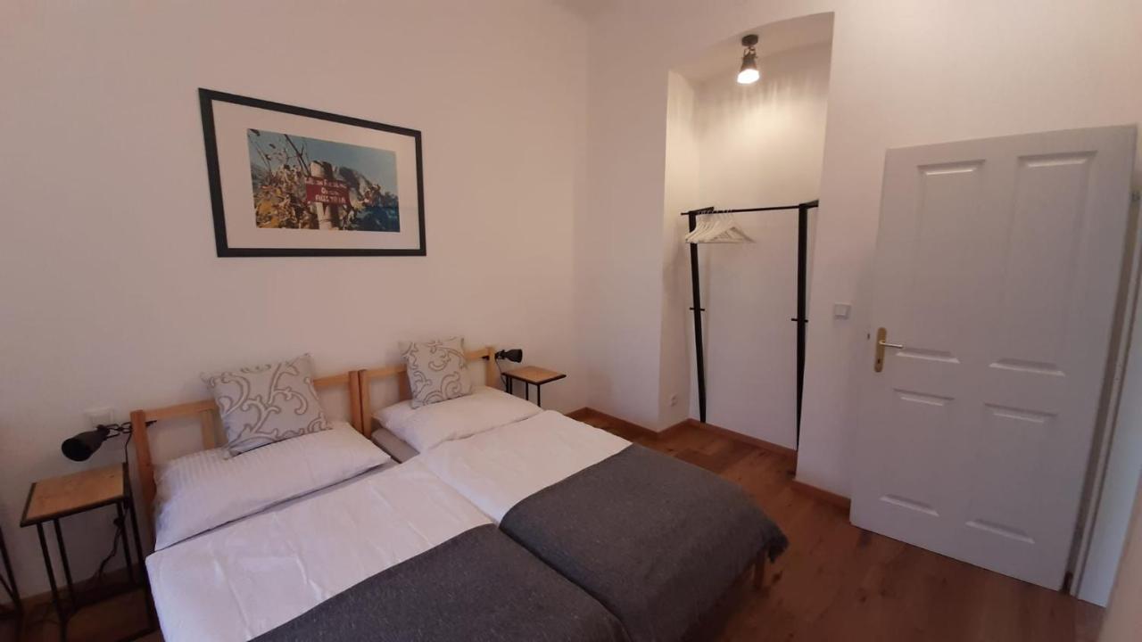 Pia'S Gardenview Apartment Виена Екстериор снимка